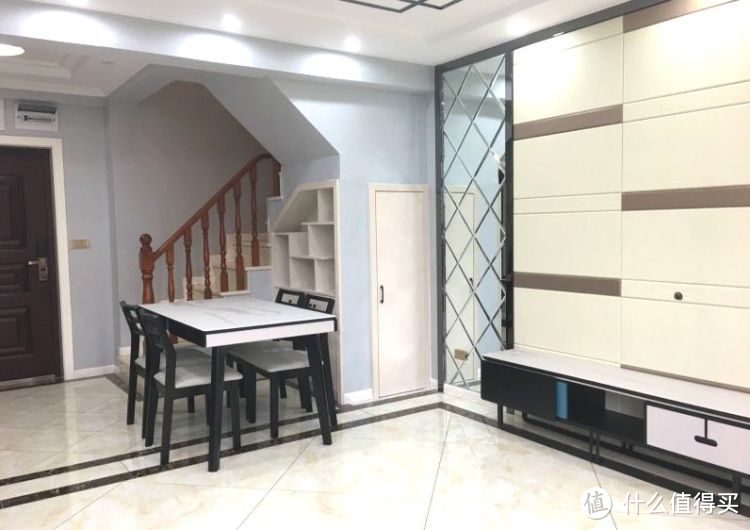 買不起別墅可以看看躍層，128㎡三室兩廳大躍層，堪稱空中別墅