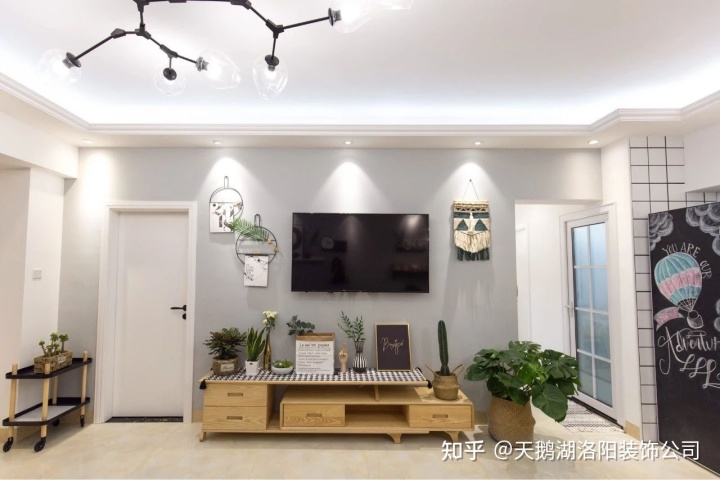 能在墻壁上寫字的紙_電視墻壁紙裝修效果圖_和紙膠帶墻壁創意用法