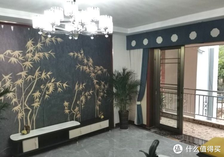 136㎡錯層大四房，優雅的新中式裝修，衣柜里面裝廁所，誰見過？