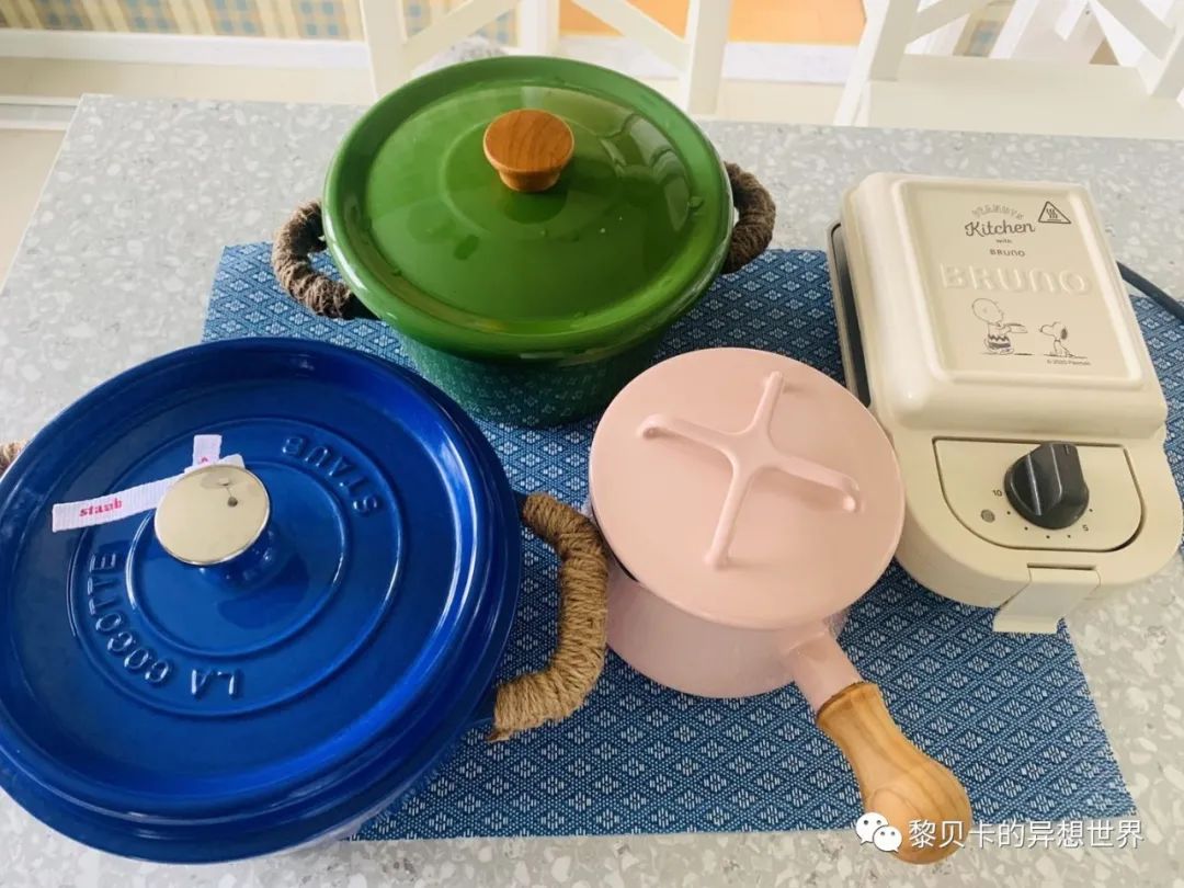 內衣飾品店裝修圖片_內衣實體店裝修風格圖_內衣店裝修圖