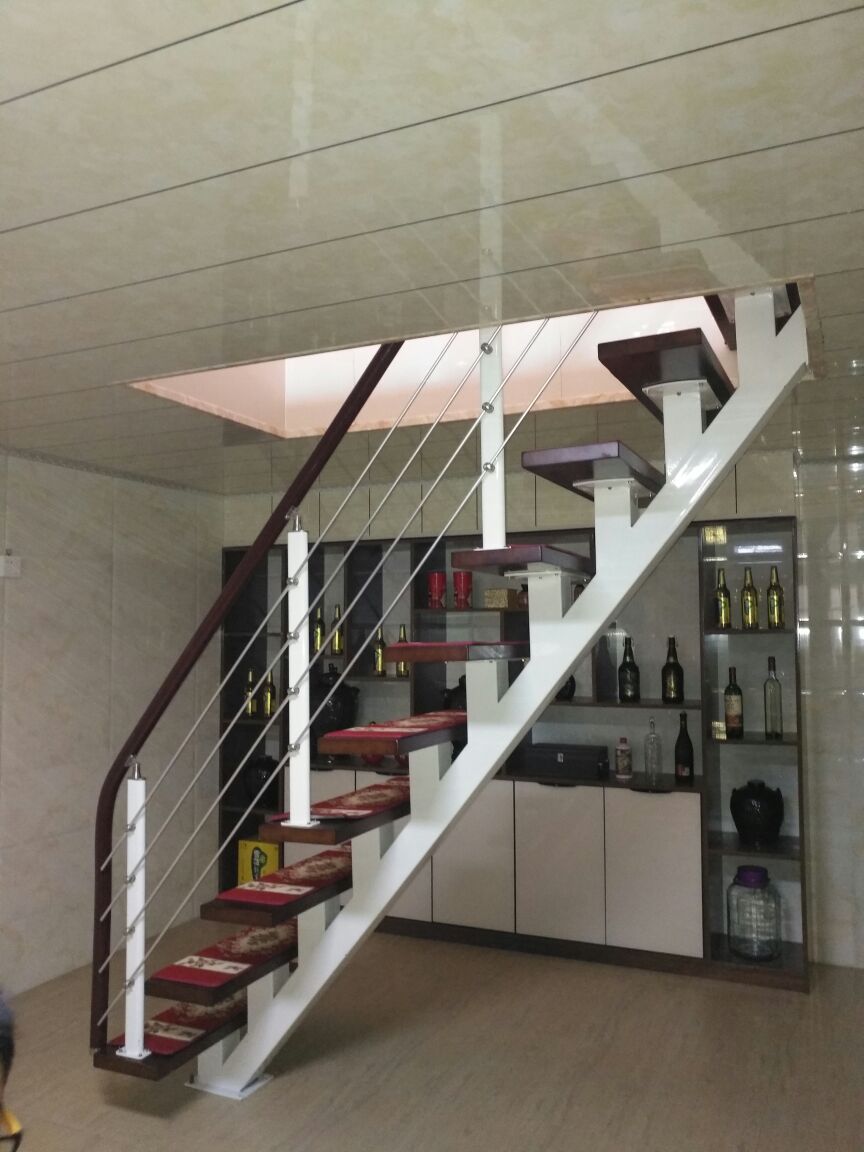 復式樓梯該怎么建設   復式樓梯嘗試下這樣設計