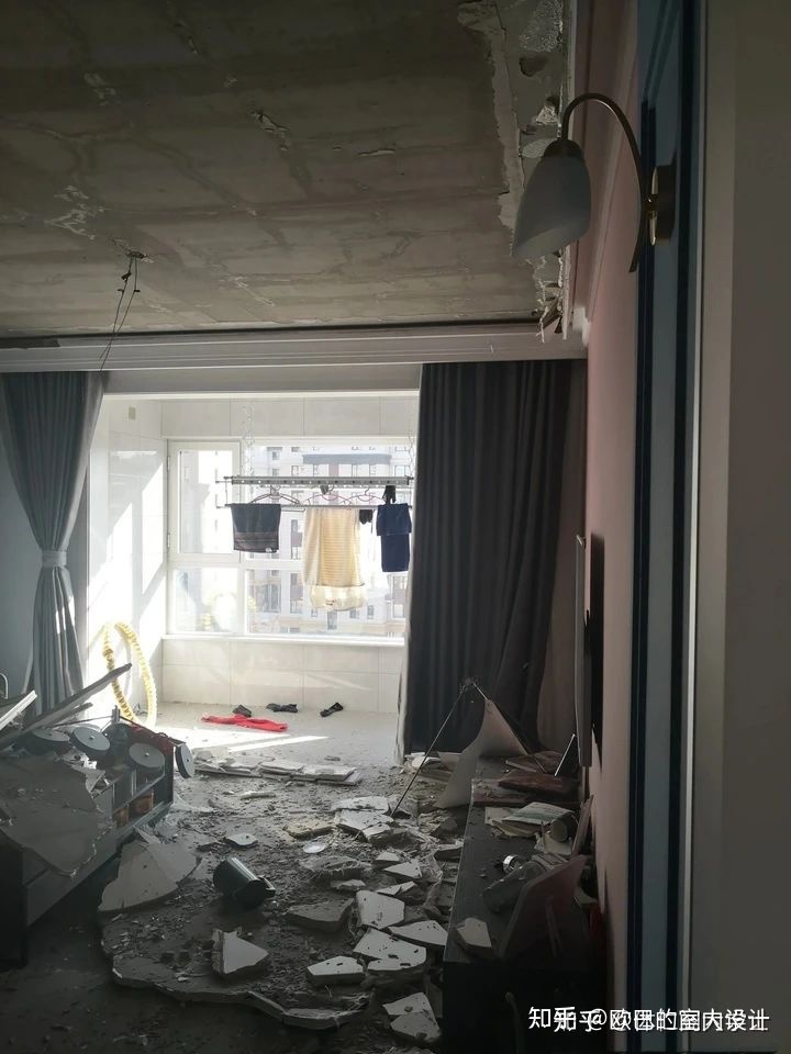 客廳吊頂裝修效果圖_客廳吊頂裝修效果圖片_現代簡約客廳吊頂效果