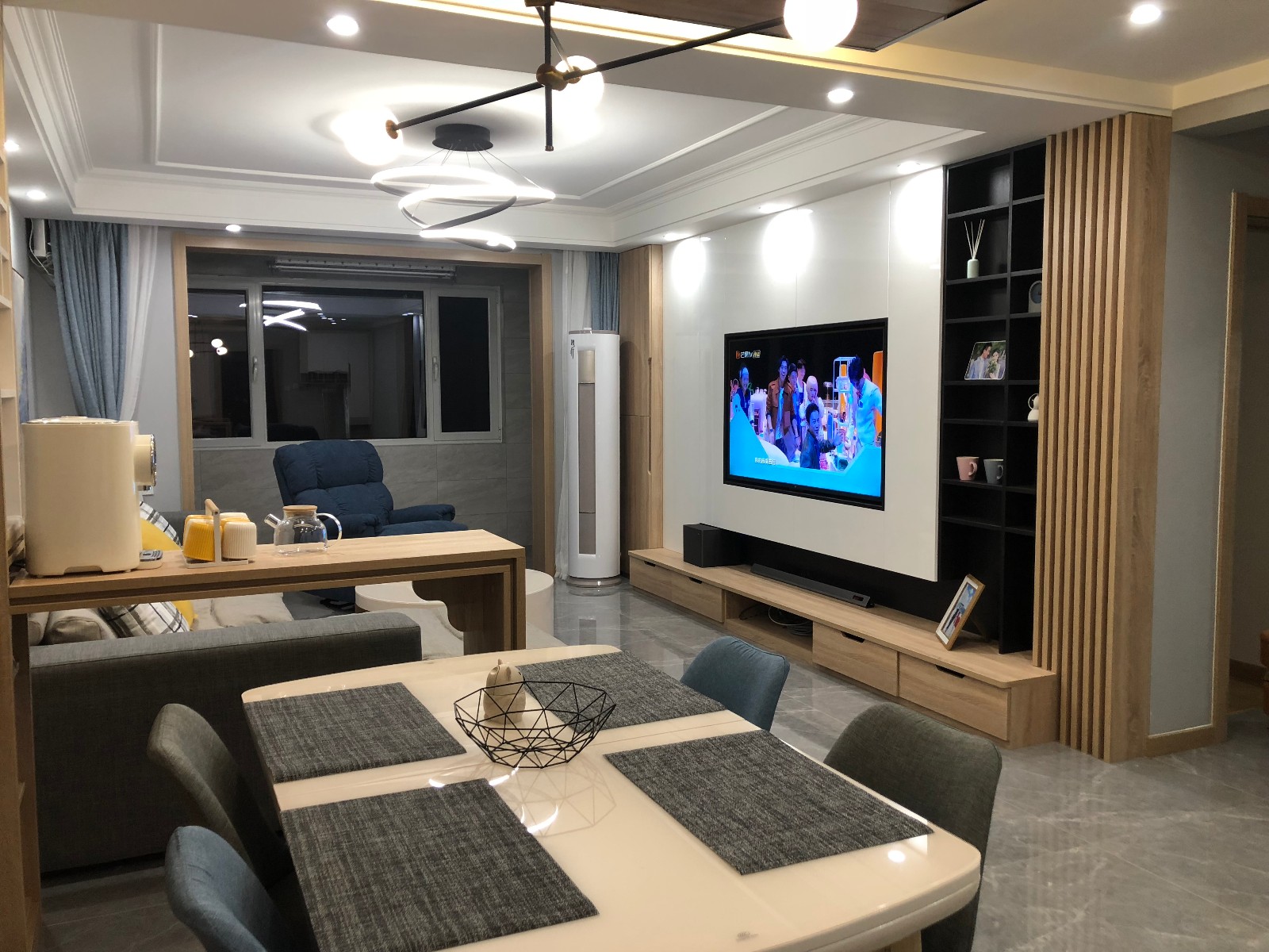 客廳窗簾裝修效果圖現代風格案例（承德市自然城）現代簡約客廳設計圖片賞析